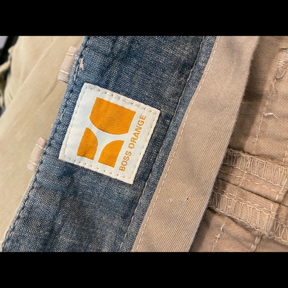 Hugo Boss khaki shorts size XL - Picture 8 of 8